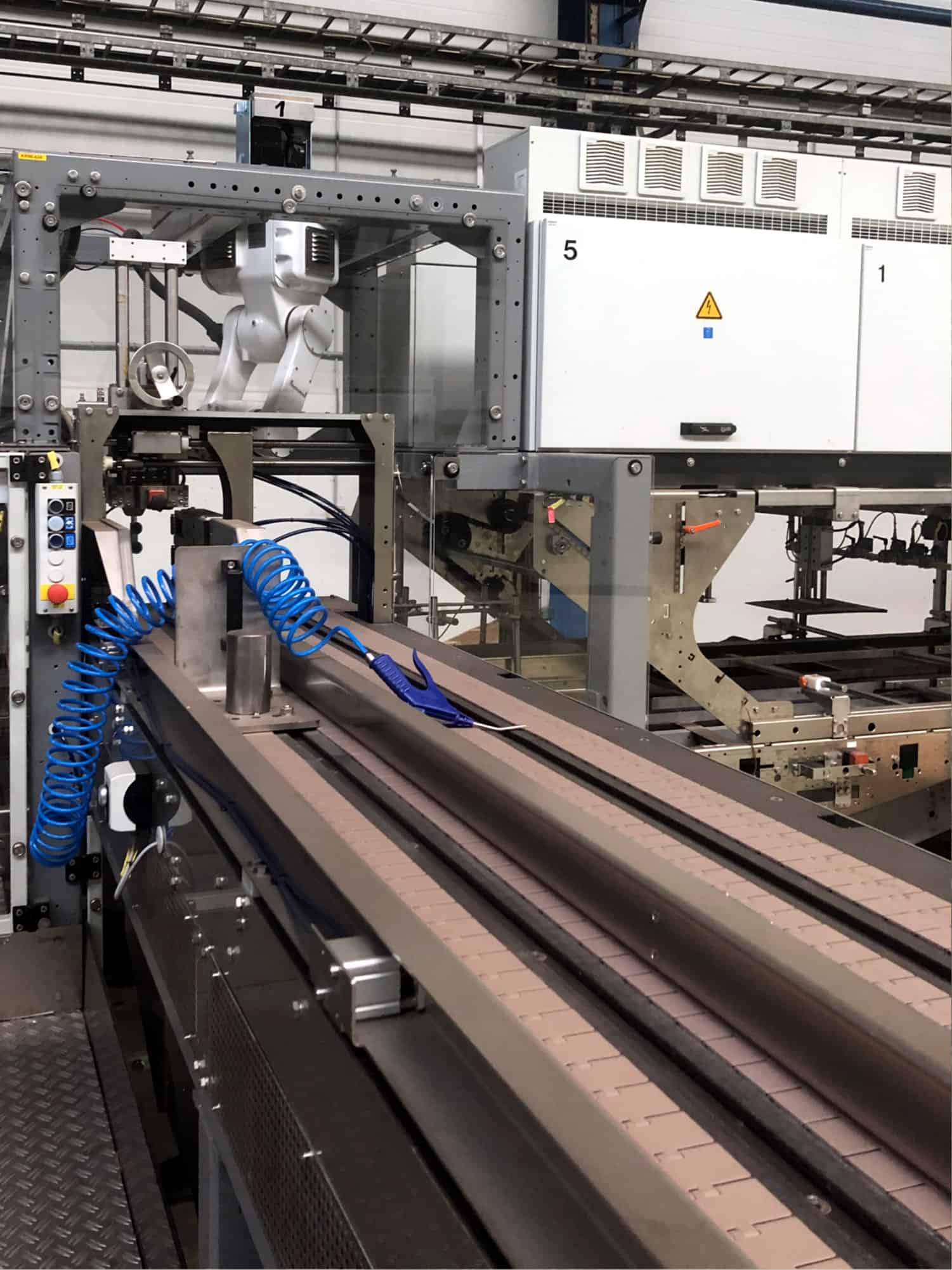 Arbeitsraum of Krones Einweg Glaslinie